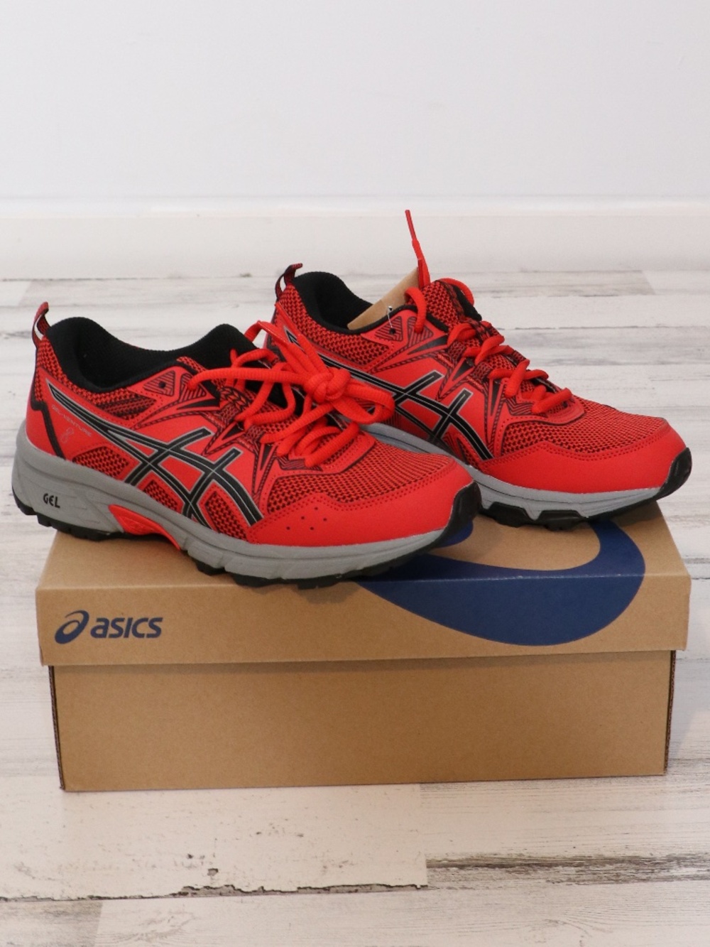 Asics Youth - Gel Venture 8 - Size 5 - Electric Red/Black